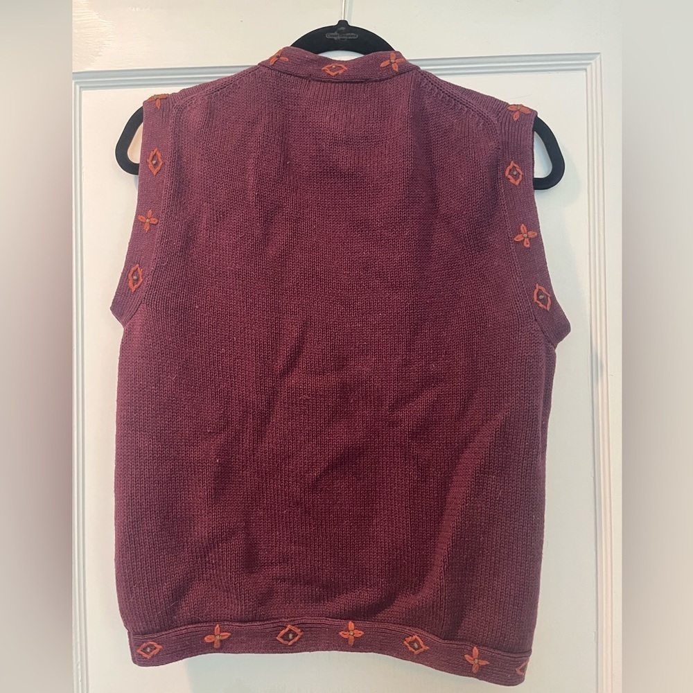 Vintage Burgundy Embroidered Floral Knit Sweater Vest Size M - Picture 5 of 7